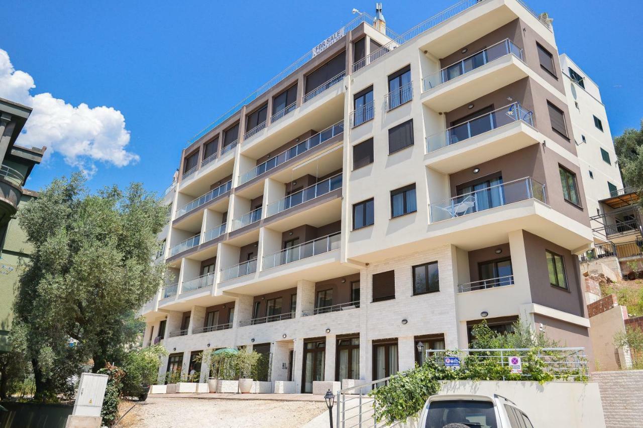 Brand New Apartments Sveti Stefan Bagian luar foto
