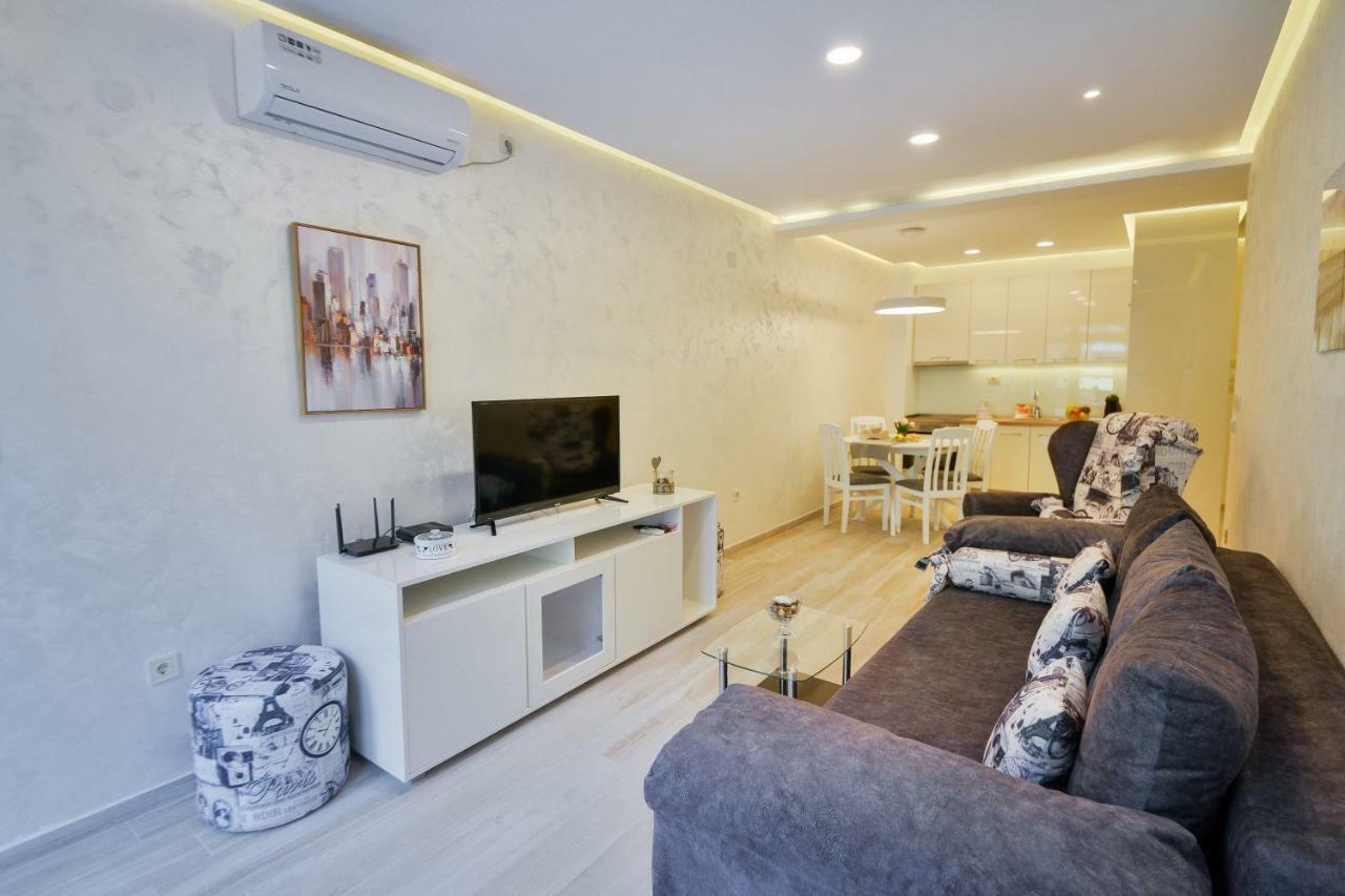 Brand New Apartments Sveti Stefan Bagian luar foto
