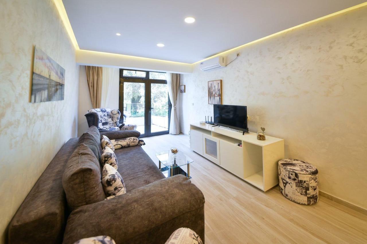 Brand New Apartments Sveti Stefan Bagian luar foto