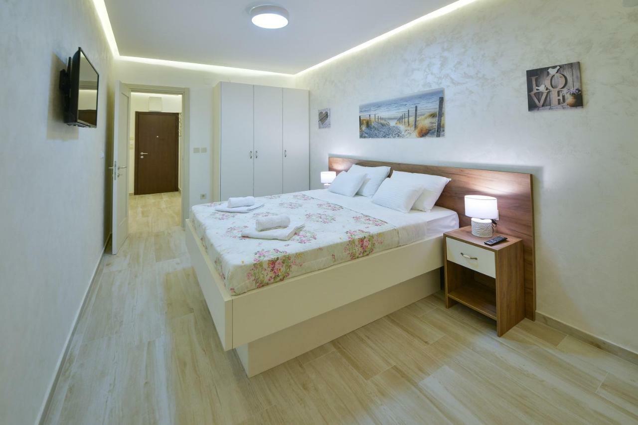 Brand New Apartments Sveti Stefan Bagian luar foto
