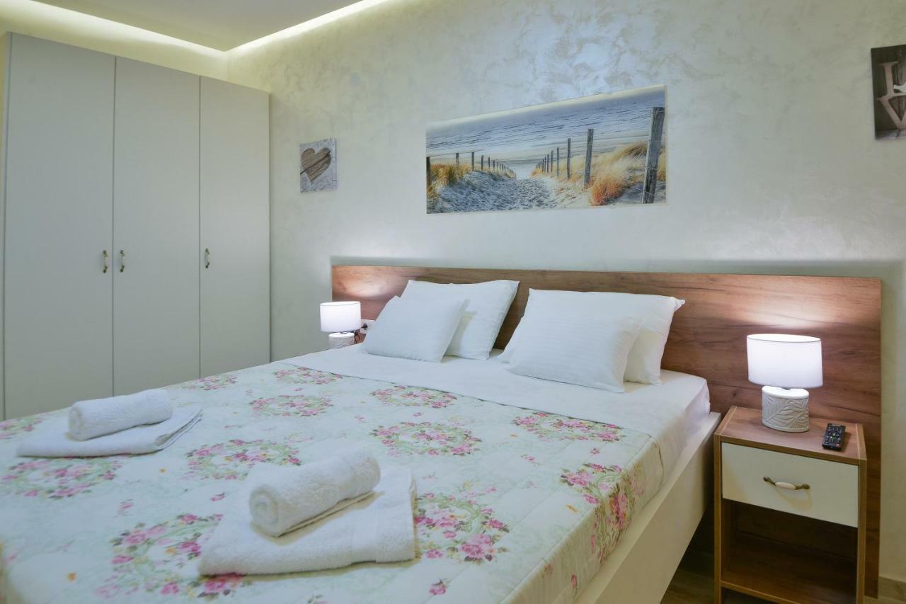 Brand New Apartments Sveti Stefan Bagian luar foto
