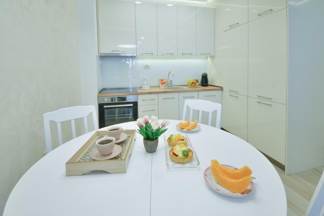 Brand New Apartments Sveti Stefan Bagian luar foto
