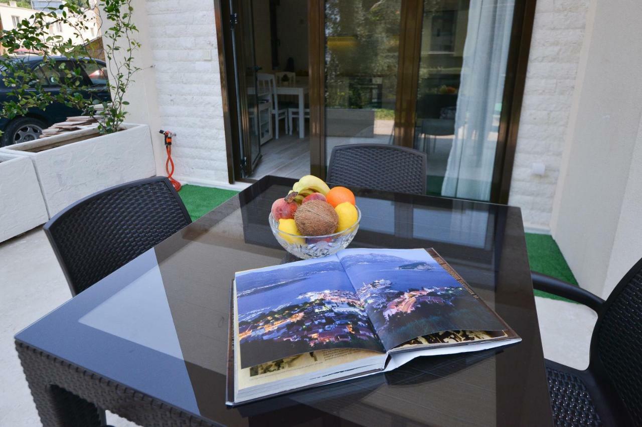 Brand New Apartments Sveti Stefan Bagian luar foto