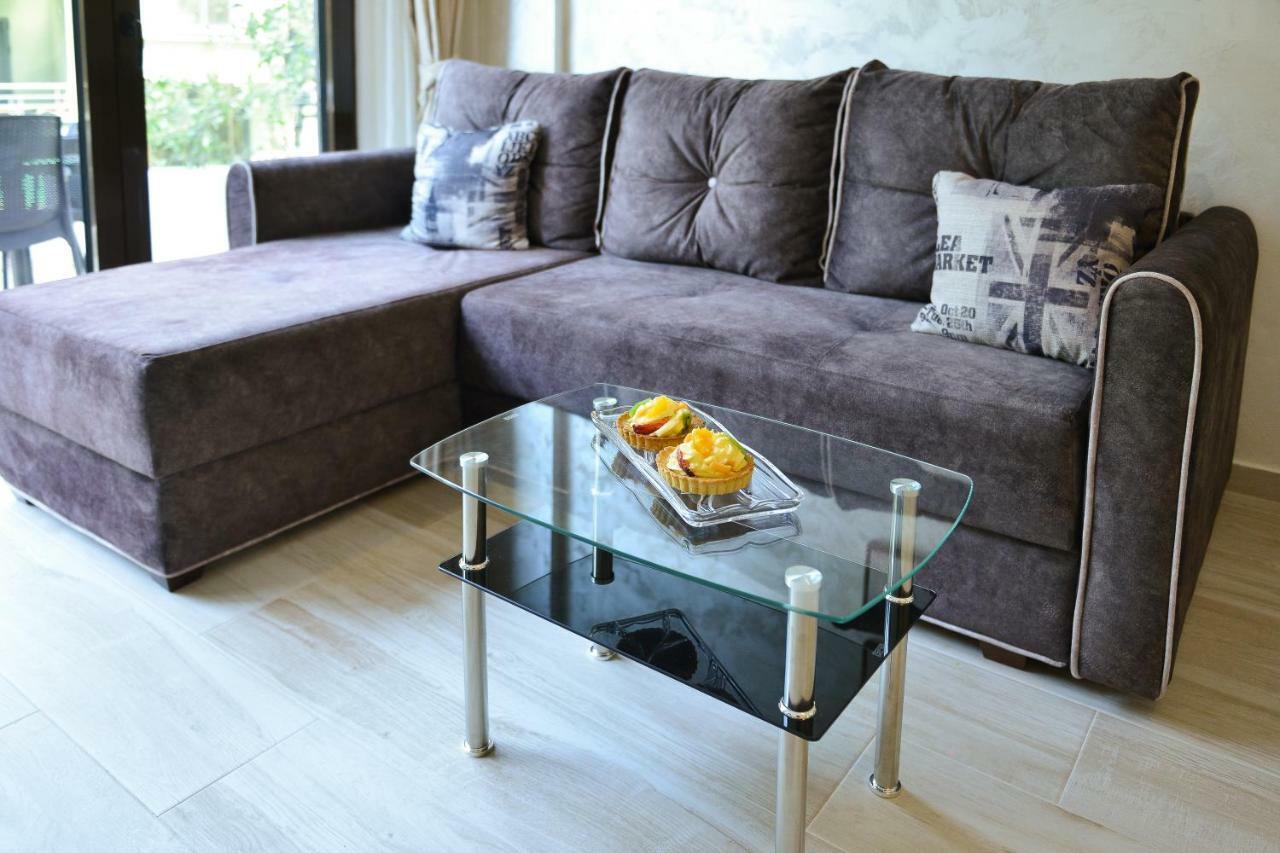 Brand New Apartments Sveti Stefan Bagian luar foto