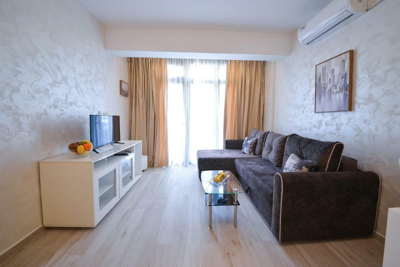 Brand New Apartments Sveti Stefan Bagian luar foto