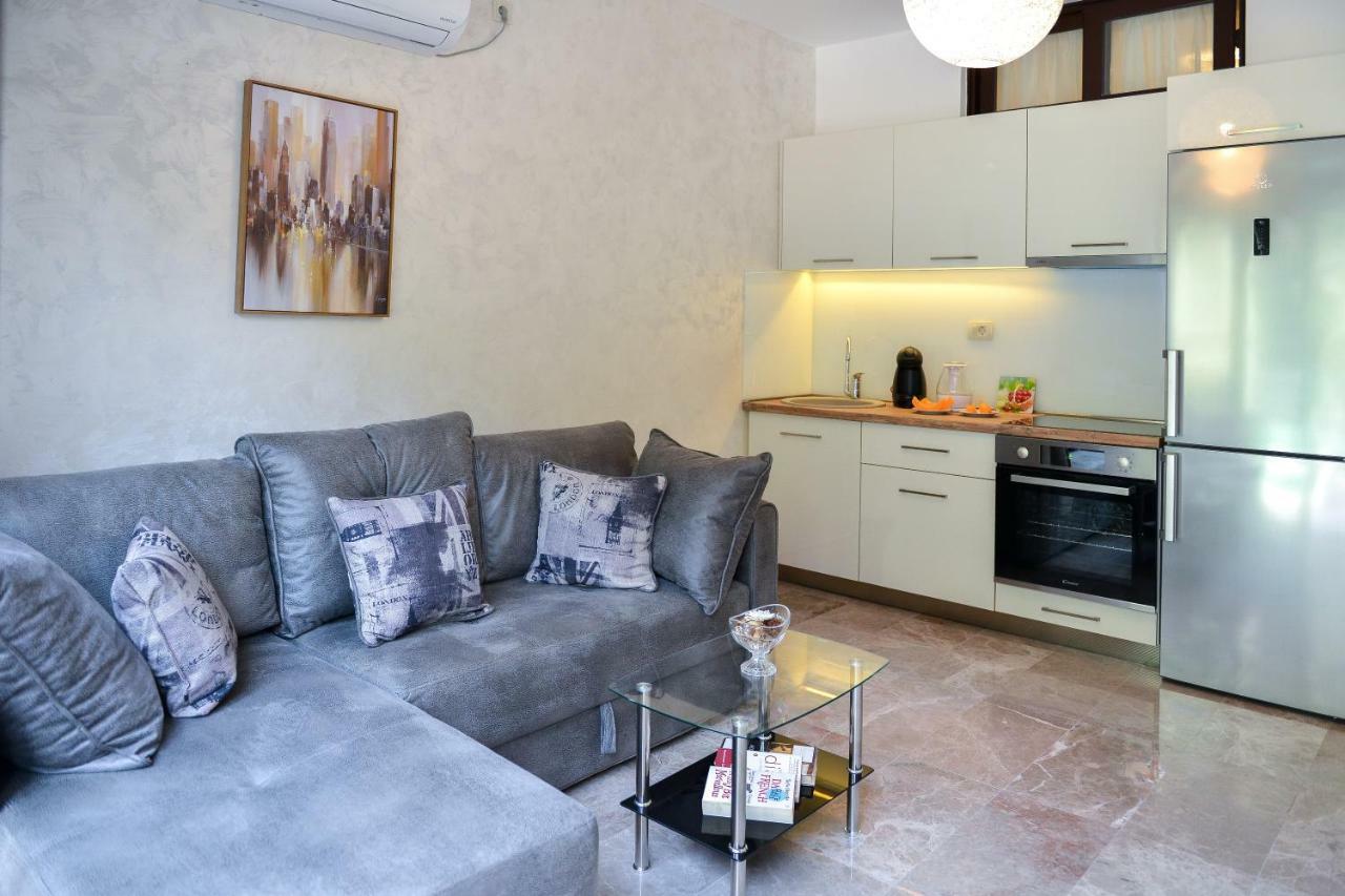 Brand New Apartments Sveti Stefan Bagian luar foto
