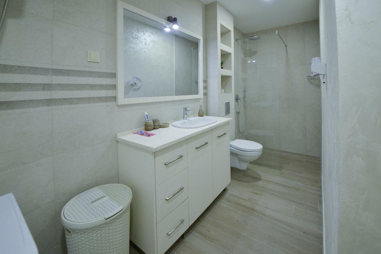 Brand New Apartments Sveti Stefan Bagian luar foto