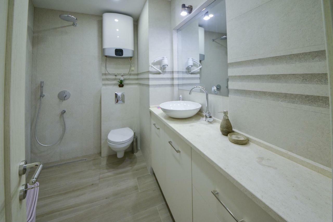 Brand New Apartments Sveti Stefan Bagian luar foto