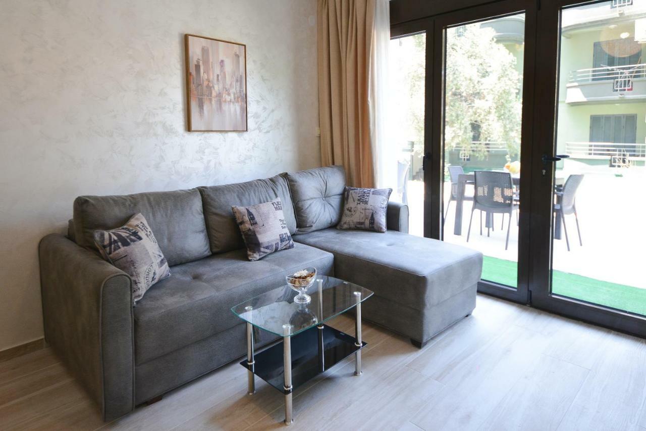 Brand New Apartments Sveti Stefan Bagian luar foto