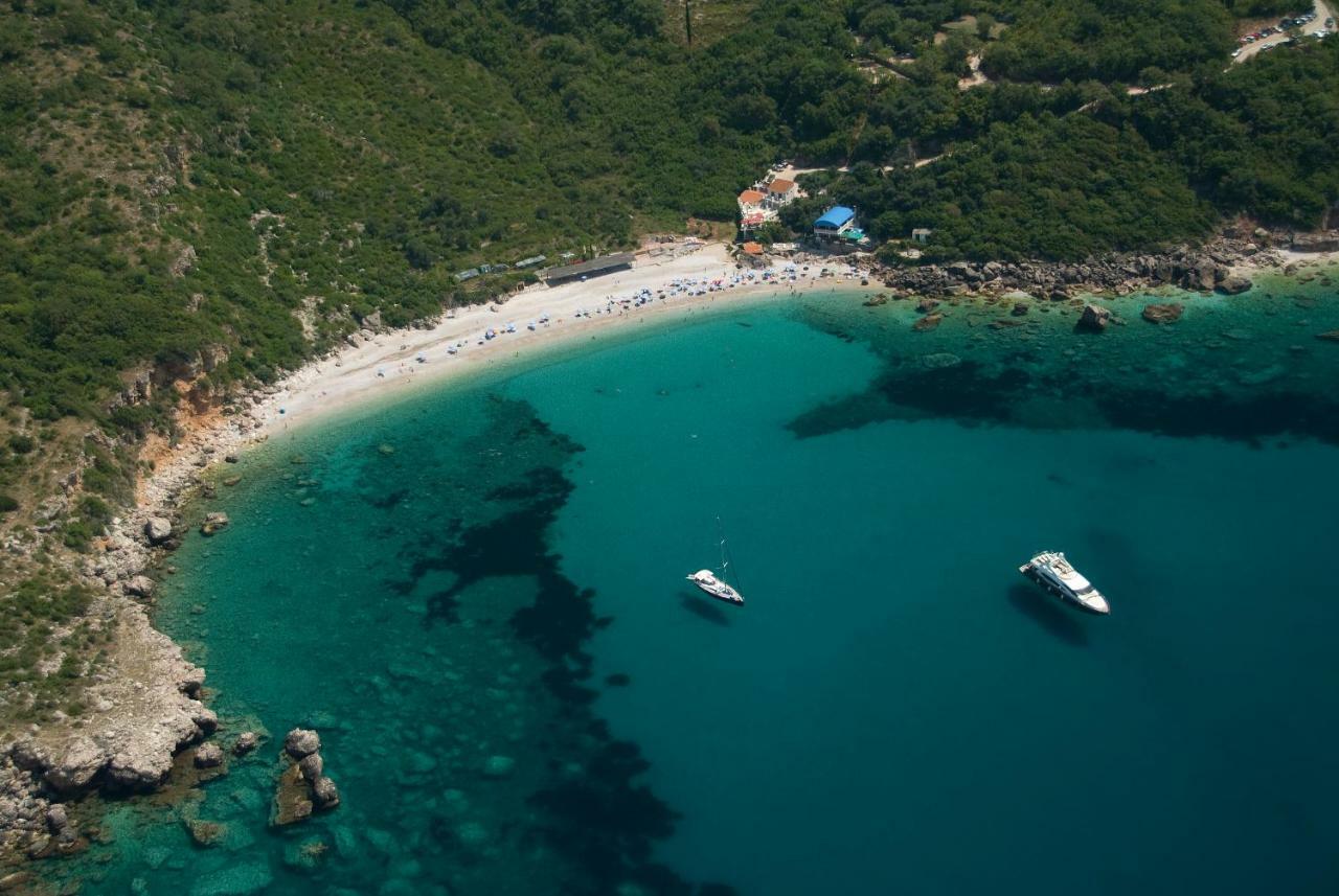 Brand New Apartments Sveti Stefan Bagian luar foto