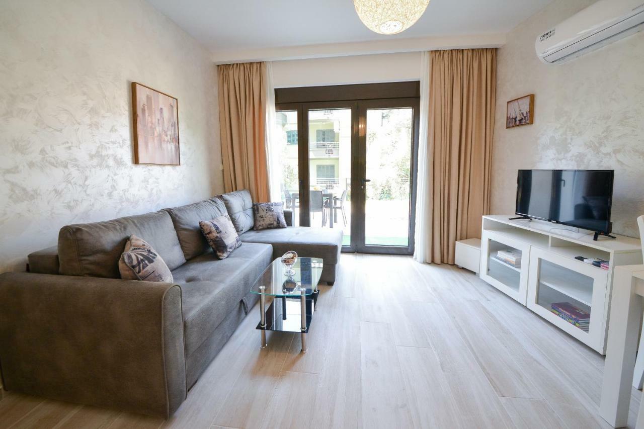 Brand New Apartments Sveti Stefan Bagian luar foto